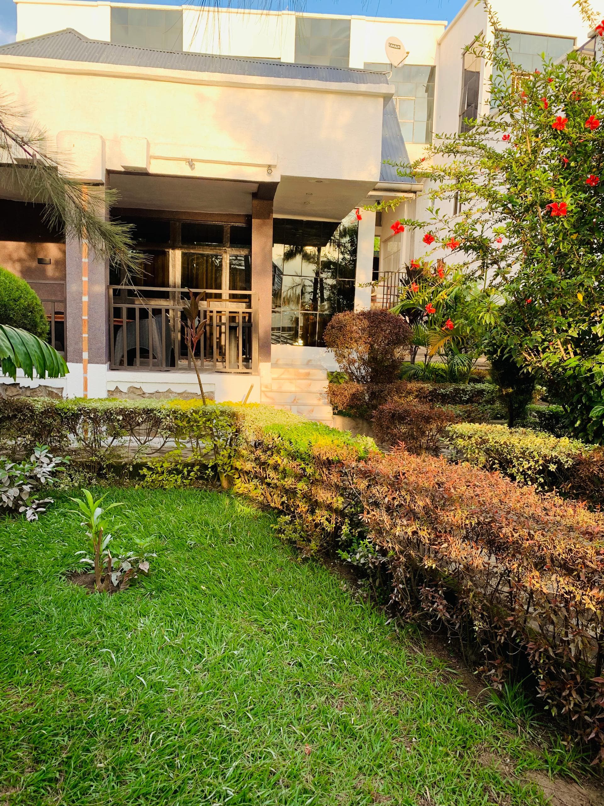Archanges Hôtel Minova - Photo galerie 1, hôtel de luxe au lac Kivu Sud-Kivu
